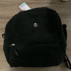 Ivivva by lululemon Lead with love bag